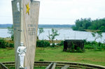 Denkmal an der ehemaligen Demarkationslinie zwischen Nord- und Sdvietnam bei Tn M.