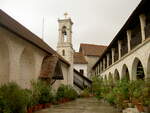 Kloster Chrysorrogiatissa in Panagia, gegrndet 1152 vom Mnch Ignatius, Klosterbauten von 1770 (14.11.2006)