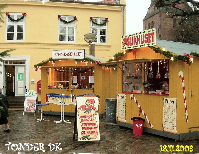 Tonder in Dnemark, Markt mit Weijnachtsbuden, 2003