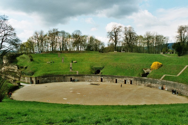Trier - Amphitheater - 100 n. Chr. erbaut - bot ca 20.000 Zuschauern Platz 
