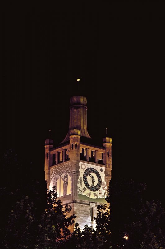 Turm des Bezirksamtes von Pforzheim in der Nacht am 22.07.2009