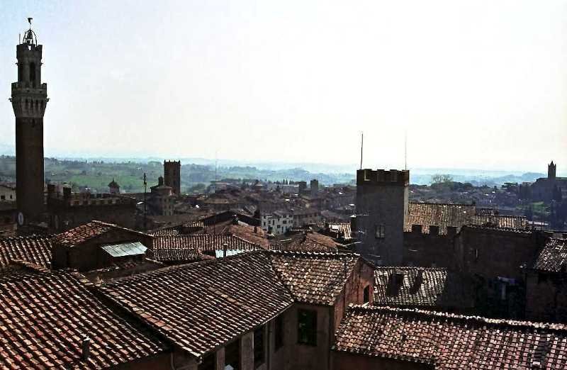 ber den Dchern von Siena (April 1993)