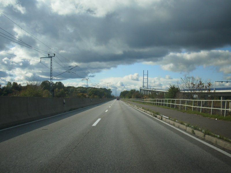 berfahrt ber die Strelasundbrcke Richtung Stralsund.