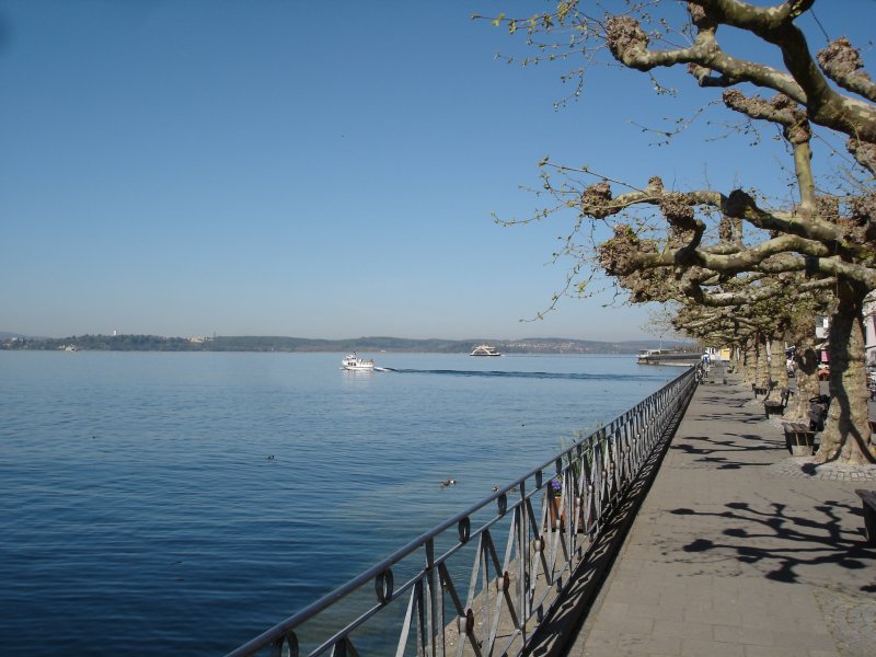 Uferpromenade in Meersburg am Bodensee im April 2007