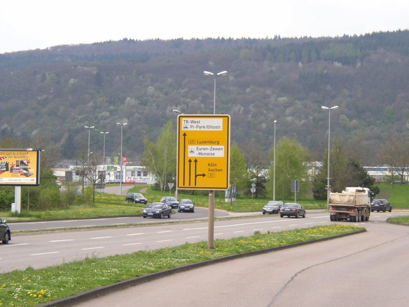 Verkehrschild am Messepark, richtung Luxemburg, TR-West!!! Trier, 23.04.08