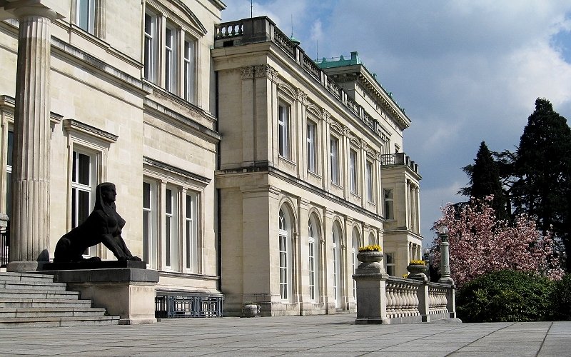 Villa Hgel, Gartenseite (8. April 2008)