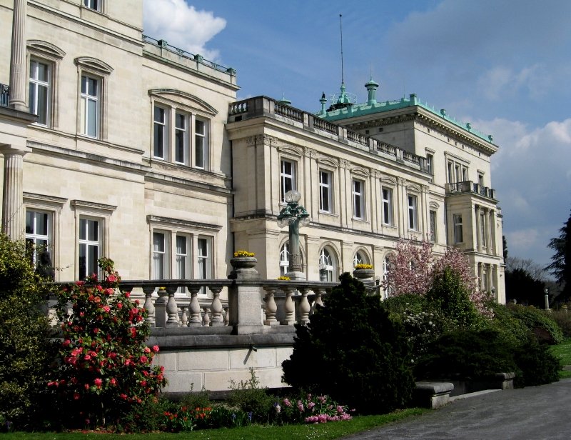 Villa Hgel, Gartenseite (8. April 2008)