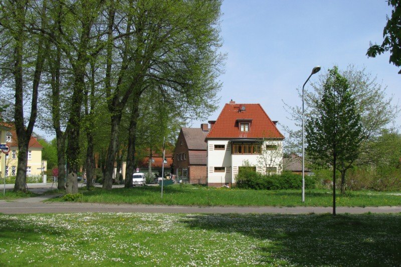 Villa in der Rudolf-Breitscheid-Strae, Ecke Gebhardtweg, Grevesmhlen 05.05.2008