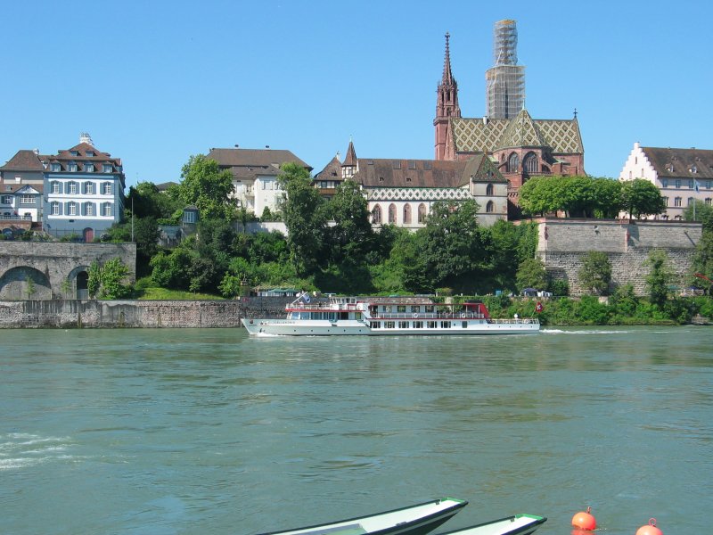 Vom Kleinbasler Ufer ber den Rhein auf das Mnster und pfalz. 