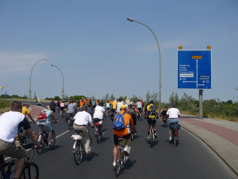 Vorfreude auf die Autobahn - jede Route fhrt ber einen von zwei Autobahnabschnitten. Hier ging es aber noch nicht auf die A104. 1.6.2008