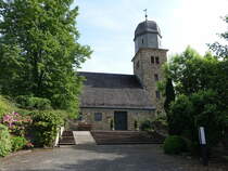 Solz, evangelische Kirche, Kirchturm von 1928, Langschiff erbaut von 1973 bis 1974 (03.06.2022)
