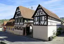 Kiechlinsbergen, Fr�nkische Hofanlage von 1544, eine der �ltesten unver�ndert erhaltenen Hofanlagen am Kaiserstuhl, Sept.2022