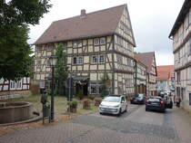 Bad Wildungen, Fachwerkhuser in der Brunnengasse (05.08.2022)