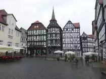 Fritzlar, Fachwerkh�user am historischen Marktplatz (05.08.2022)