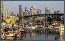 Die Granville Street Bridge wurde 1954 er�ffnet und verbindet die Stadtteile Downtown und Fairview in Vancouver. Sie �berquert Granville Island, wo es neben Bootsbaubetrieben auch eine bei Touristen beliebte Markthalle sowie Theater und Kneipen gibt. Davor befindet sich der Hafen Fisherman's Wharf. (Vancouver, 16.10.2022)