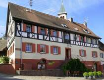 Kiechlinsbergen, das Gasthaus  Zur Stube , das Gebude stammt von 1589, Sept.2022