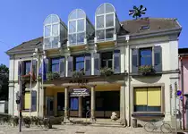 Fessenheim, das Rathaus der ca.2300 Einwohner z�hlenden Gemeinde im Oberelsa�, bekannt geworden durch das erste franz�sische Atomkraftwerk direkt an der Grenze zu Deutschland, Juli 2021