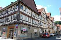 Ein weiterer faszierender Blickwinkel, in die mit Fachwerk�usern �bers�te Stadt.