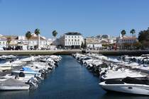 FARO, 07.02.2022, Blick ber das Jachthafenbecken auf das vor einigen Jahren neu errichtete Hotel Faro