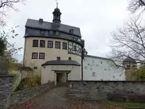 Torhaus von Schloss Burgk, erbaut ab 1403 durch Heinrich II. Reu� von Burgk (18.10.2022)