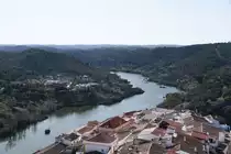 M�RTOLA, 09.02.2022, Blick von der Mauer den Rio Guadiana flussabw�rts
