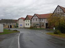 Moxa, Fachwerkhuser in der Ortsstrae (18.10.2022)