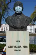 TAVIRA, 19.02.2022, Denkmal f�r den Dichter Isidoro Manuel Pires im Jardim P�blico mit COVID19-Schutz