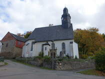 Oschitz, evangelische St. Markus Kirche, erbaut 1614 (19.10.2022)