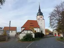 Dreitzsch, evangelische St. Johannes Kirche, erbaut im 14. Jahrhundert, barockisiert 1703 (19.10.2022)