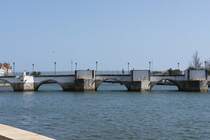 TAVIRA, 19.03.2022, Blick auf den Rio Gilo mit der Ponte Romana (rmische Brcke)
