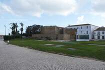 LAGOS, 21.03.2022, ein Teil der alten Stadtmauer an der Avenida dos Descobrimentos