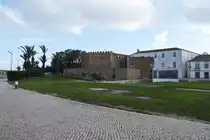 LAGOS, 21.03.2022, ein Teil der alten Stadtmauer an der Avenida dos Descobrimentos