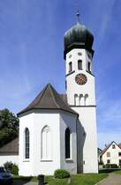 Hecklingen, Blick auf die katholische Pfarrkirche St.Andreas von der Ostseite, Juli 2022