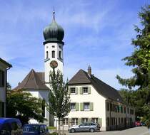 Hecklingen, Blick auf St.Andreas-Kirche und Gasthaus  Adler , Juli 2022