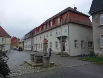Camburg, Sparkassengeb�ude am Kirchplatz (21.10.2022)