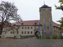 Wasserburg Kapellendorf, erbaut von 1000 bis 1050, Ausbau im 14. Jahrhundert (21.10.2022)