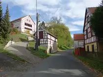 Stanau, Fachwerkh�user an der Ortsstra�e (23.10.2022)