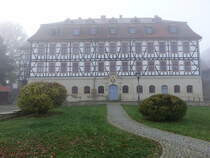 Bischofroda, Fachwerkschloss, erbaut 1752, heute Standesamt (12.11.2022)