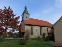 H�tzelsroda, evangelische Erl�serkirche, erbaut 1716 aus gelben Sandsteinquadern und Bruchsteinen (12.11.2022)