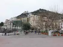 Minori, H�user an der Lungomare California (25.02.2023)