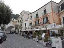 Cetara, H�user und Gesch�fte am Corso Garibaldi (25.02.2023)