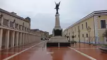 Teggiano, Denkmal an der Piazza Monsignor Valentino Vignone (27.02.2023)