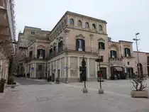 Matera, H�user an der Piazza del Sedile (01.03.2023)