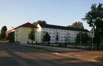 teilr�ckgebauter Wohnblock in der Erich-Weinert-Stra�e.