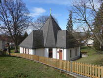 Burgtonna, evangelische Christuskirche, erbaut 1990 (25.03.2023)