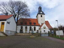 Hochheim, sptgotische evangelische Kirche St. Nikolaus, erbaut im 15. Jahrhundert (25.03.2023)