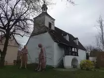 Roldisleben, evangelische Dorfkirche, erbaut im 17. Jahrhundert (26.03.2023)