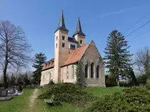 Gangloffs�mmern, evangelische St. Gangolf Kirche, erbaut im 12. Jahrhundert (07.04.2023)