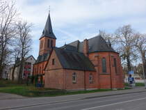 Smmerda, neugotische kath. Pfarrkirche St. Franziskus, erbaut 1893 (07.04.2023)