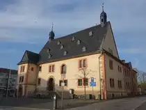S�mmerda, historisches Rathaus am Markt,  Renaissancebau von 1539 (07.04.2023)